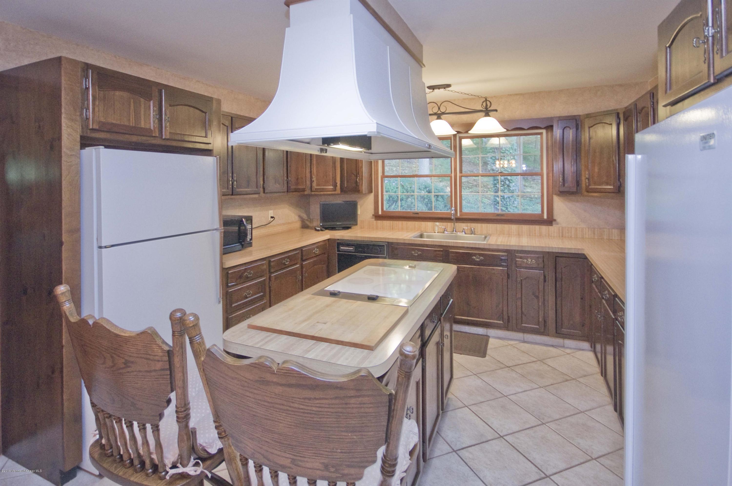 59 Chambers Road Allentown, NJ 08501 - Photo 12 of 27 KITCHEN