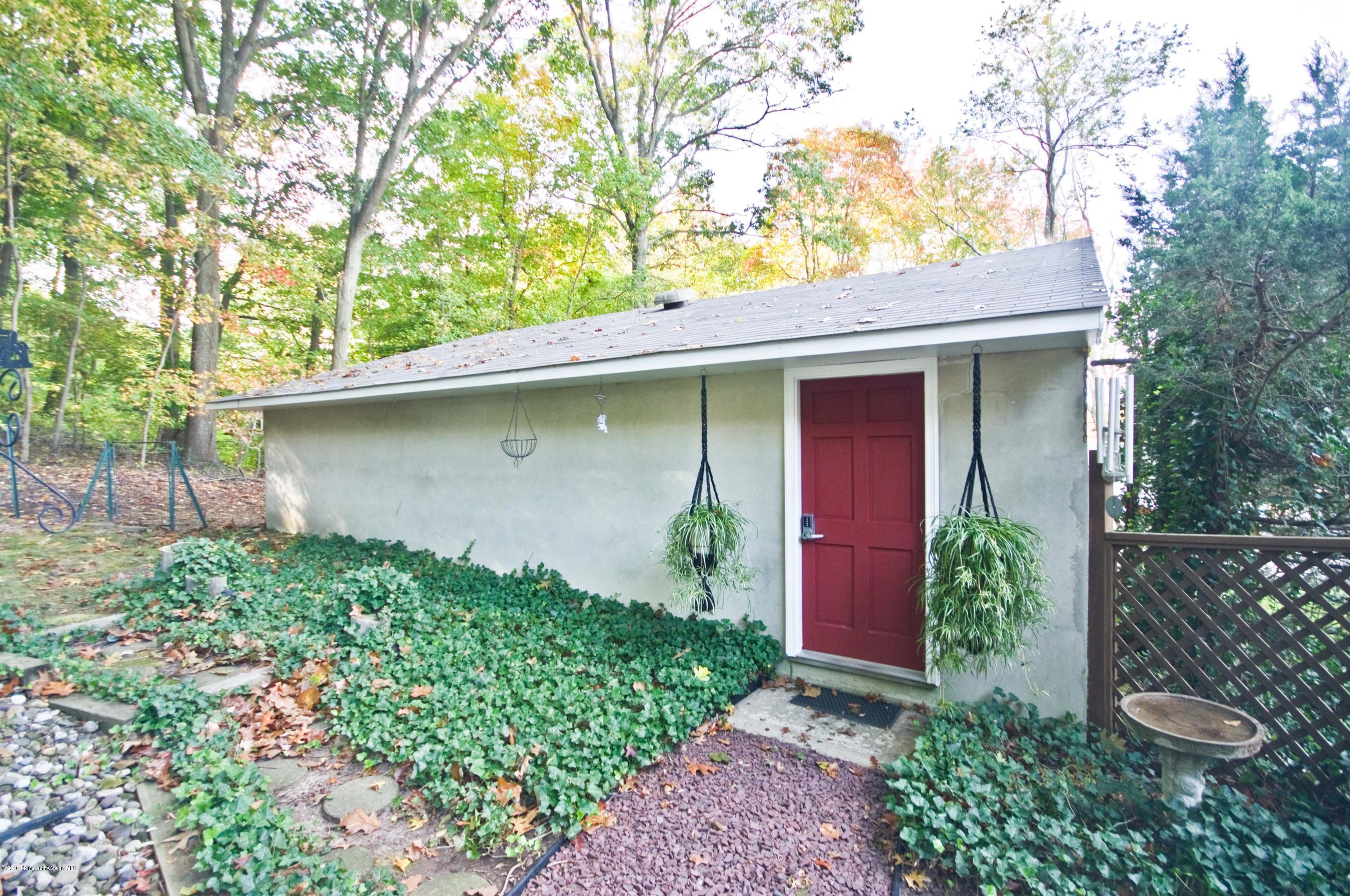 59 Chambers Road Allentown, NJ 08501 - Photo 20 of 27 DETATCHED GARAGE