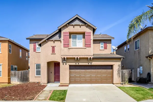 $419,900 | 7464 East Robinson Avenue, Fresno, CA 93737