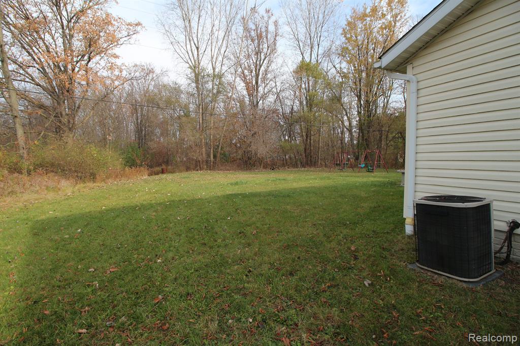 2317 Imlay City Road Lapeer, MI 48446 - Photo 7 of 44