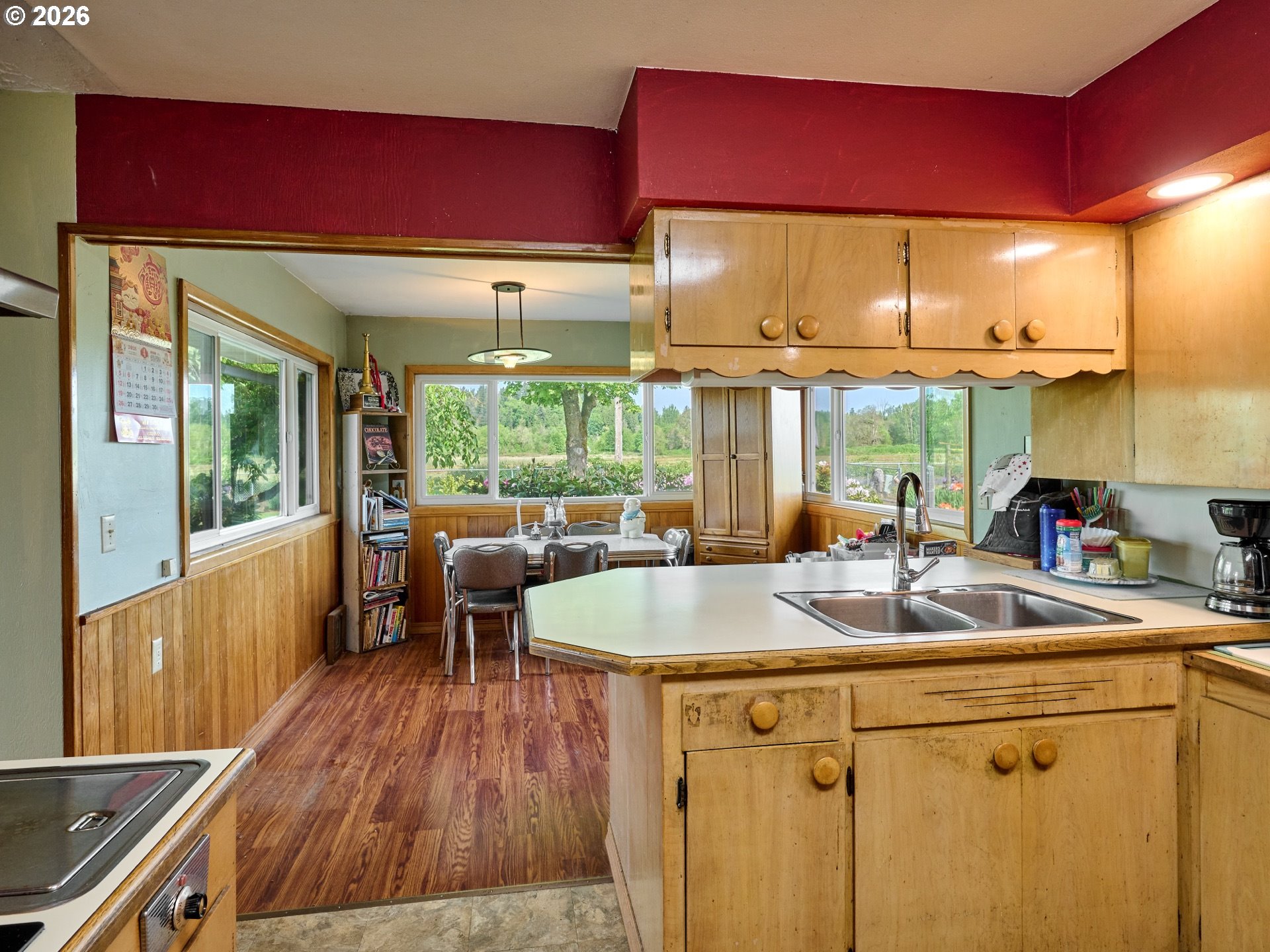 5724 South Anderson Road Aurora, OR 97002 - Photo 8 of 46 Kitchen