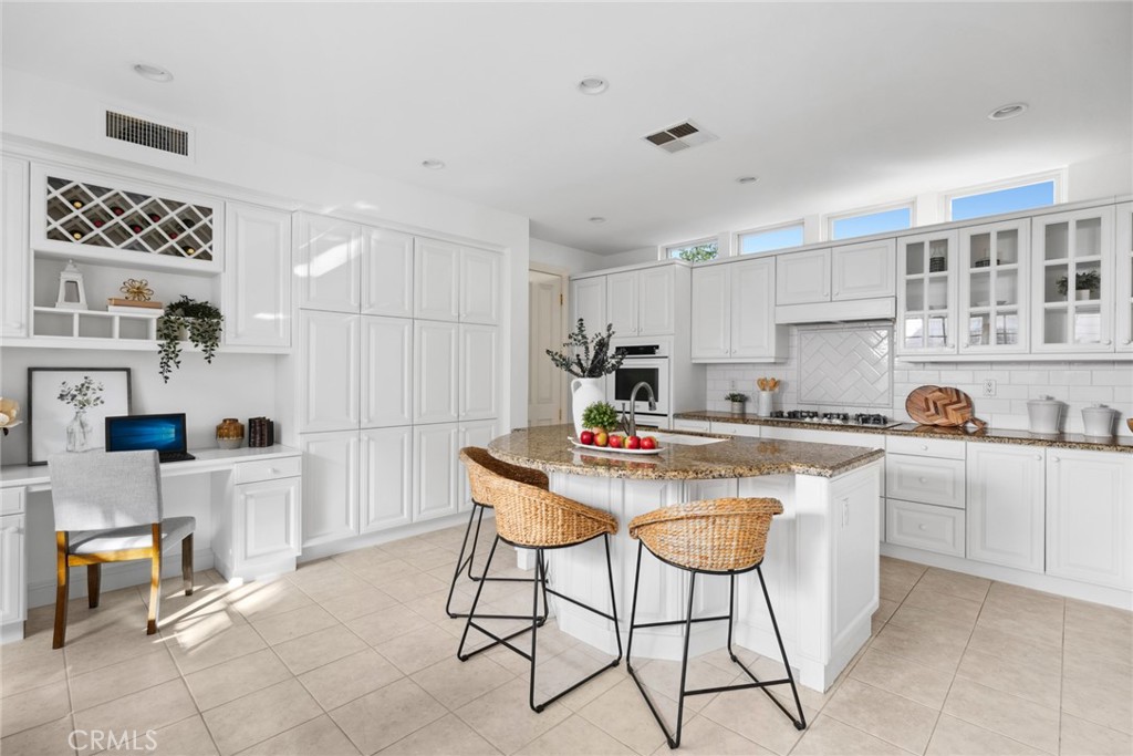 34 Long Bay Drive Newport Beach, CA 92660 - Photo 16 of 32