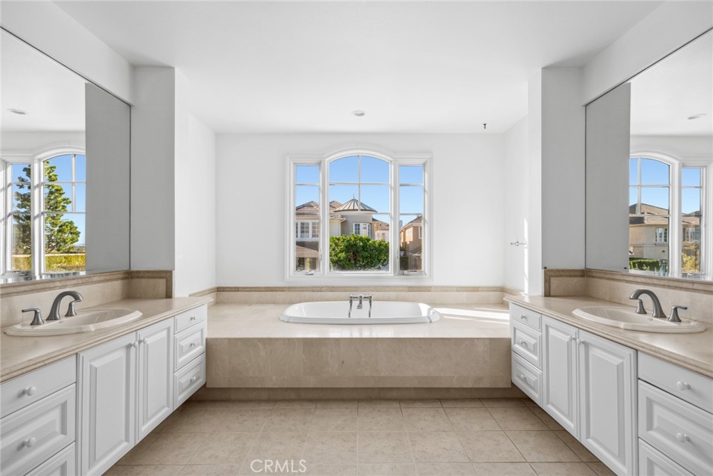 34 Long Bay Drive Newport Beach, CA 92660 - Photo 25 of 32