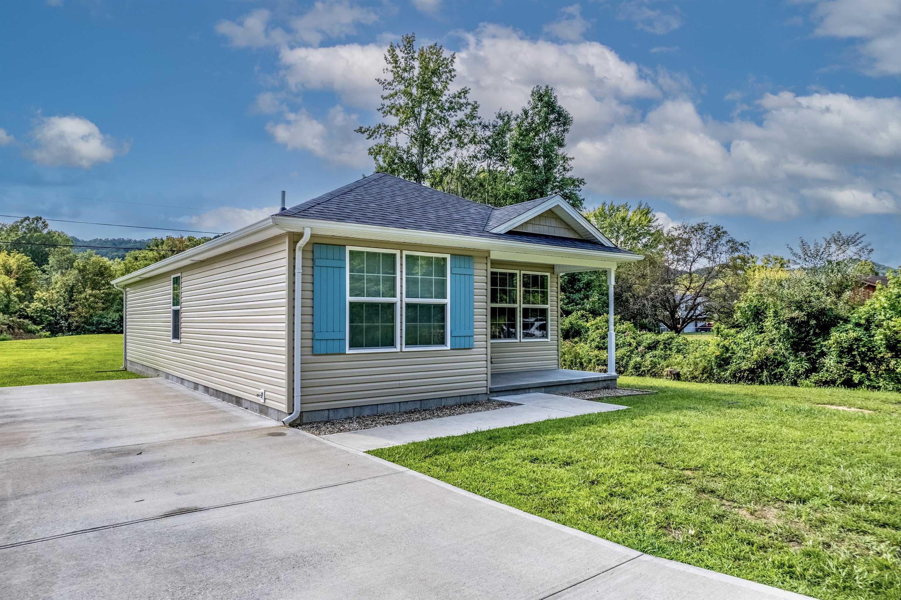 313 Mynhier Road Morehead, KY 40351 - Photo 2 of 27