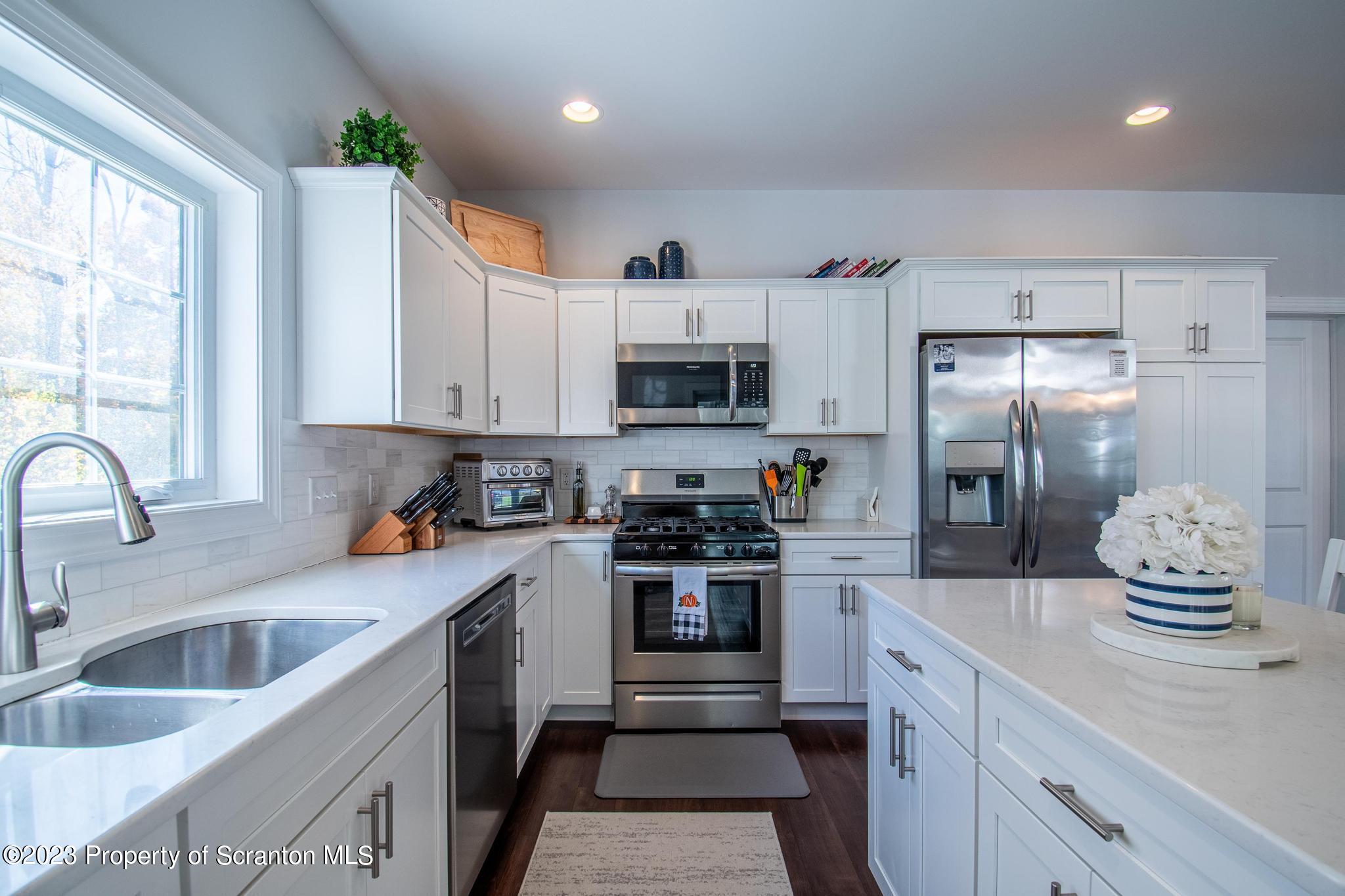 12 Avalon Road Clarks Summit, PA 18411 - Photo 7 of 32 Gallery Image 7
