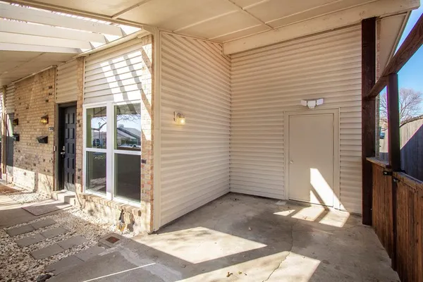 $2,595 | 2611 Via Cordova, Carrollton, TX 75006