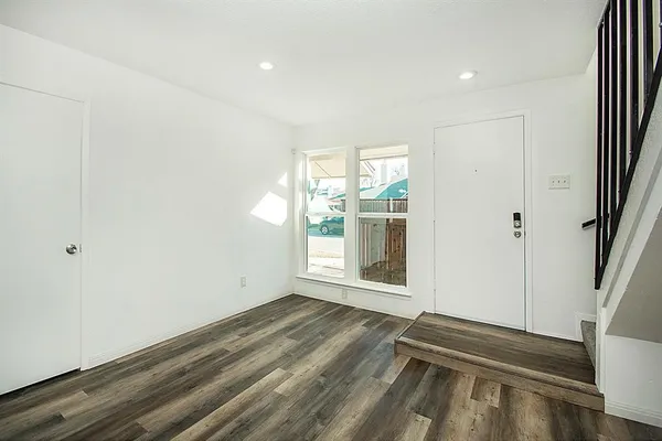 $2,595 | 2611 Via Cordova, Carrollton, TX 75006