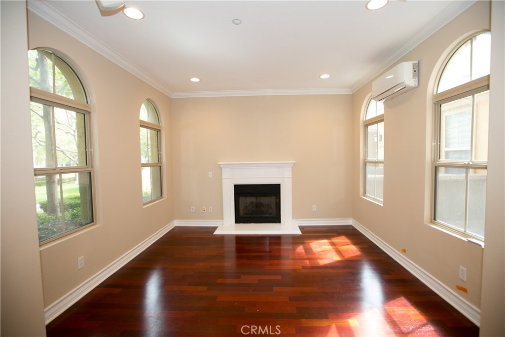 129 Chantilly Irvine, CA 92620 - Photo 5 of 44 Gallery Image 5