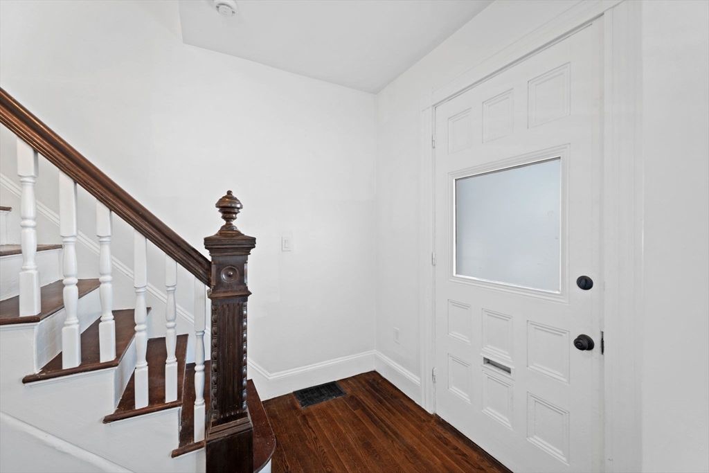 8 Chestnut Street Lynn, MA 01902 - Photo 27 of 39