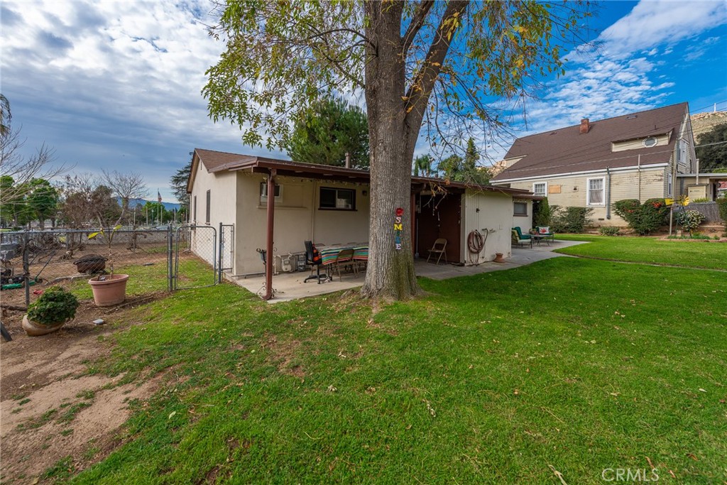 4481 13th Street Riverside, CA 92501 - Photo 18 of 48 back of unit #4481