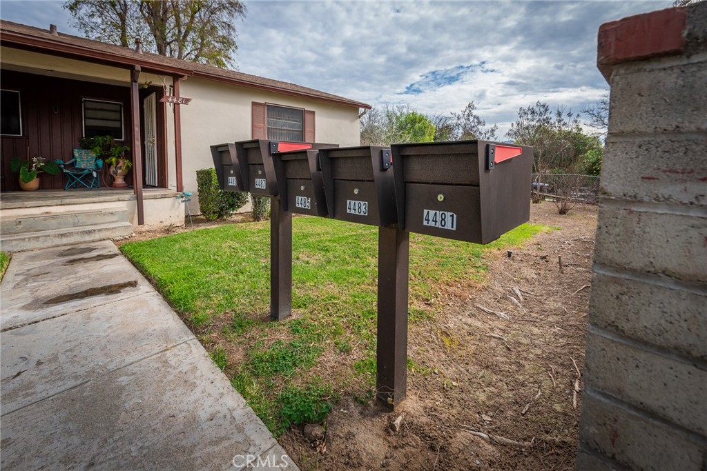 4481 13th Street Riverside, CA 92501 - Photo 4 of 48