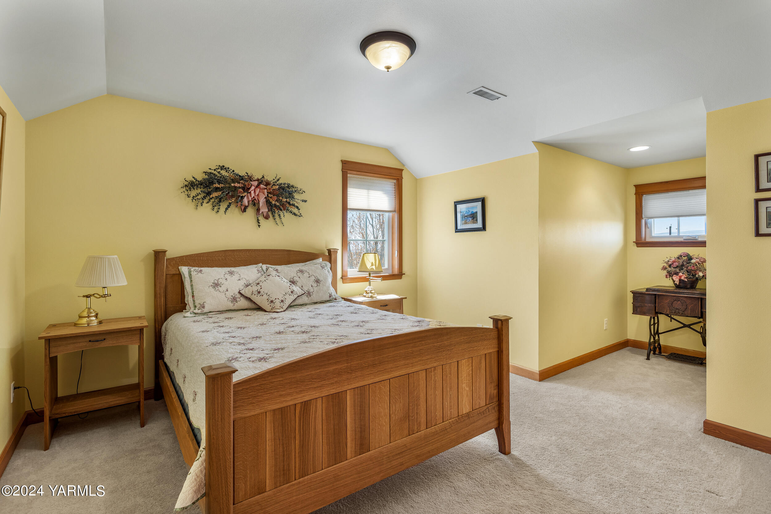 12401 Summitview Ext Road Yakima, WA 98908 - Photo 54 of 63 a bedroom with a bed and a table
