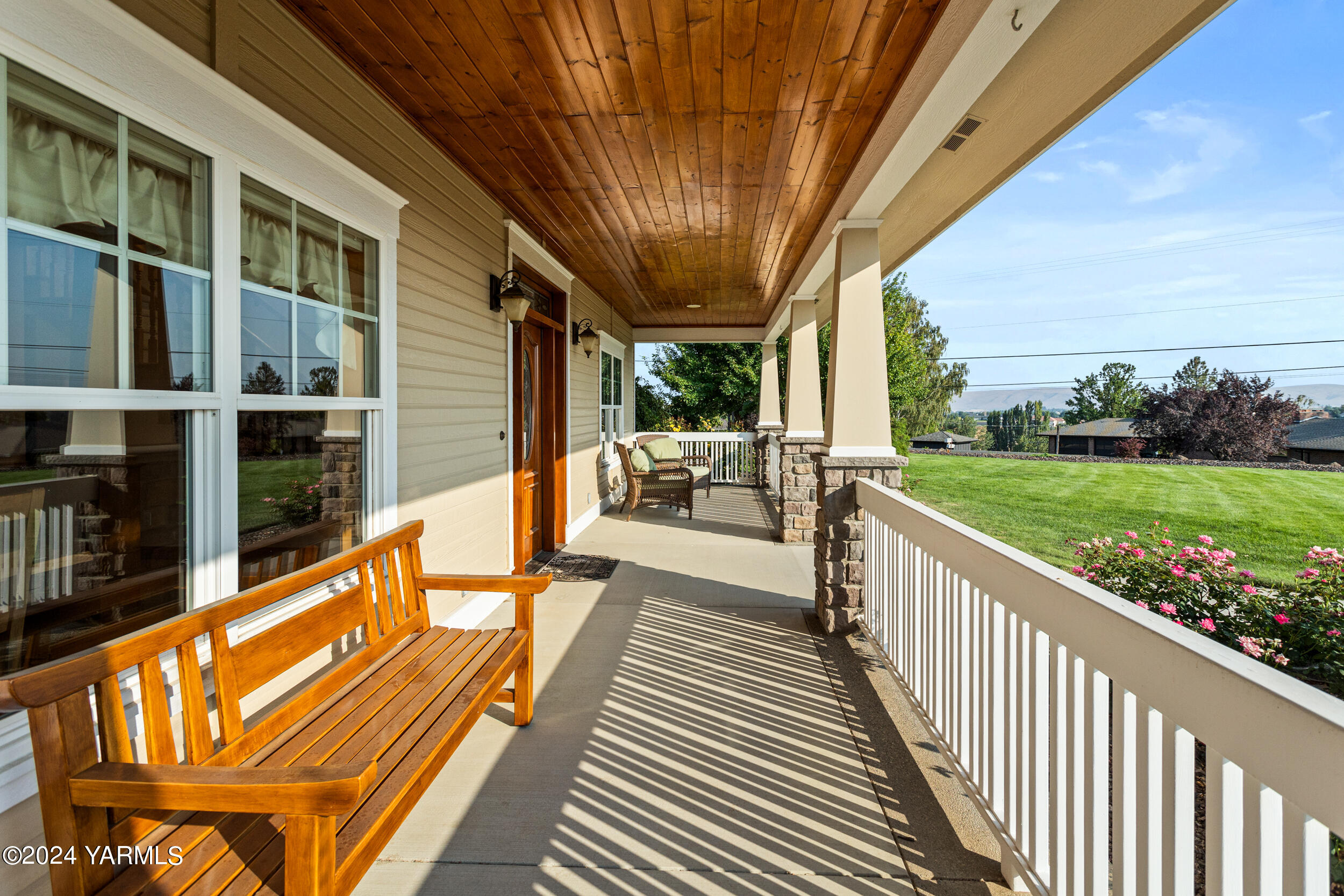 12401 Summitview Ext Road Yakima, WA 98908 - Photo 9 of 63 a view of balcony with wooden floor and outdoor seating