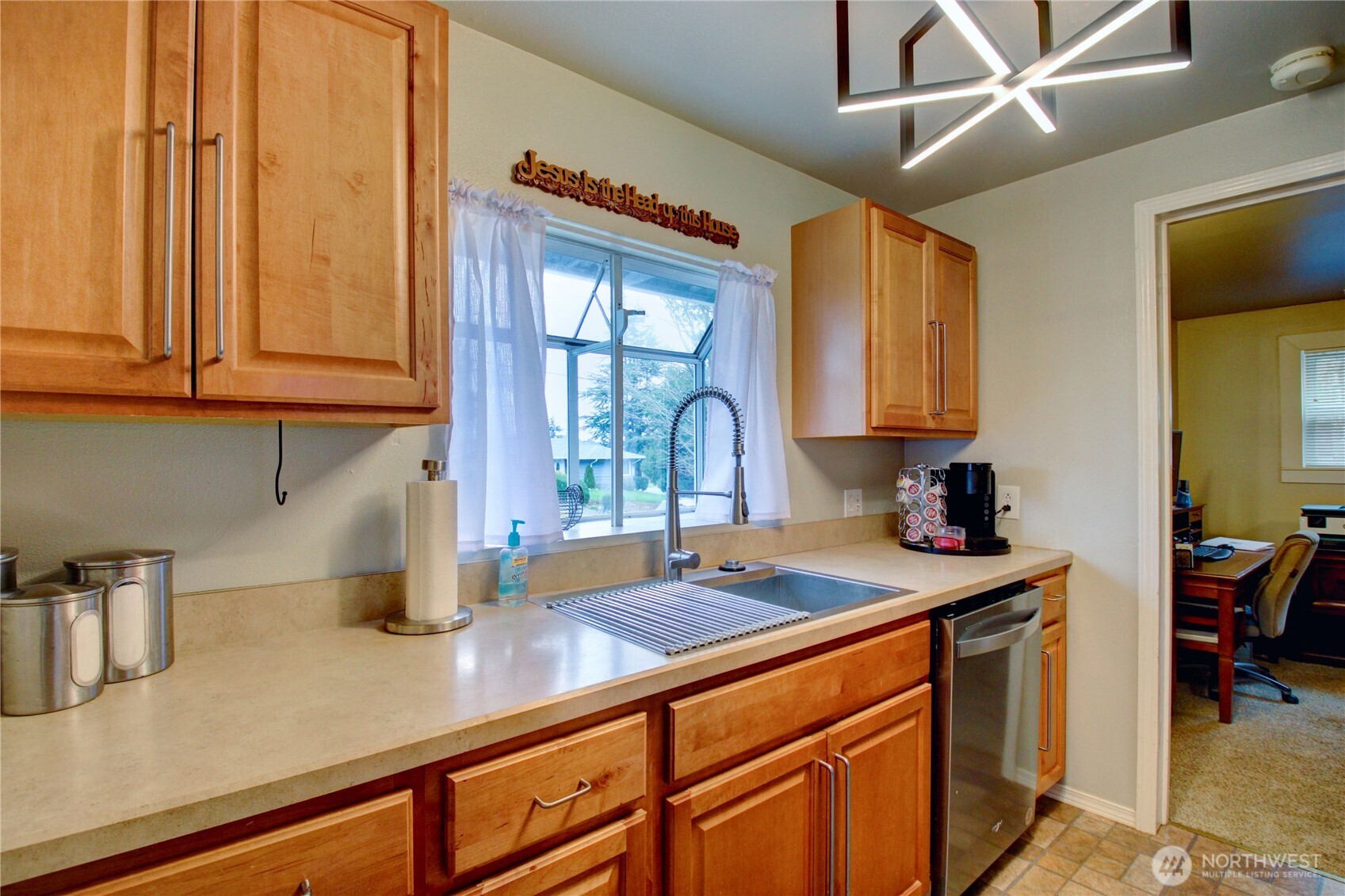 1903 23rd Street Anacortes, WA 98221 - Photo 11 of 36