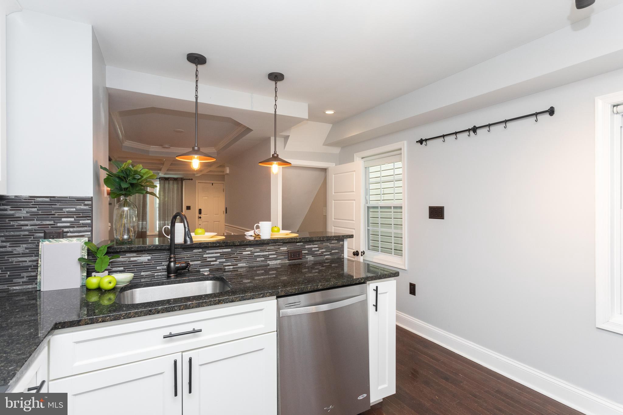 3528 Roland Avenue Baltimore, MD 21211 - Photo 8 of 27 Gallery Image 8