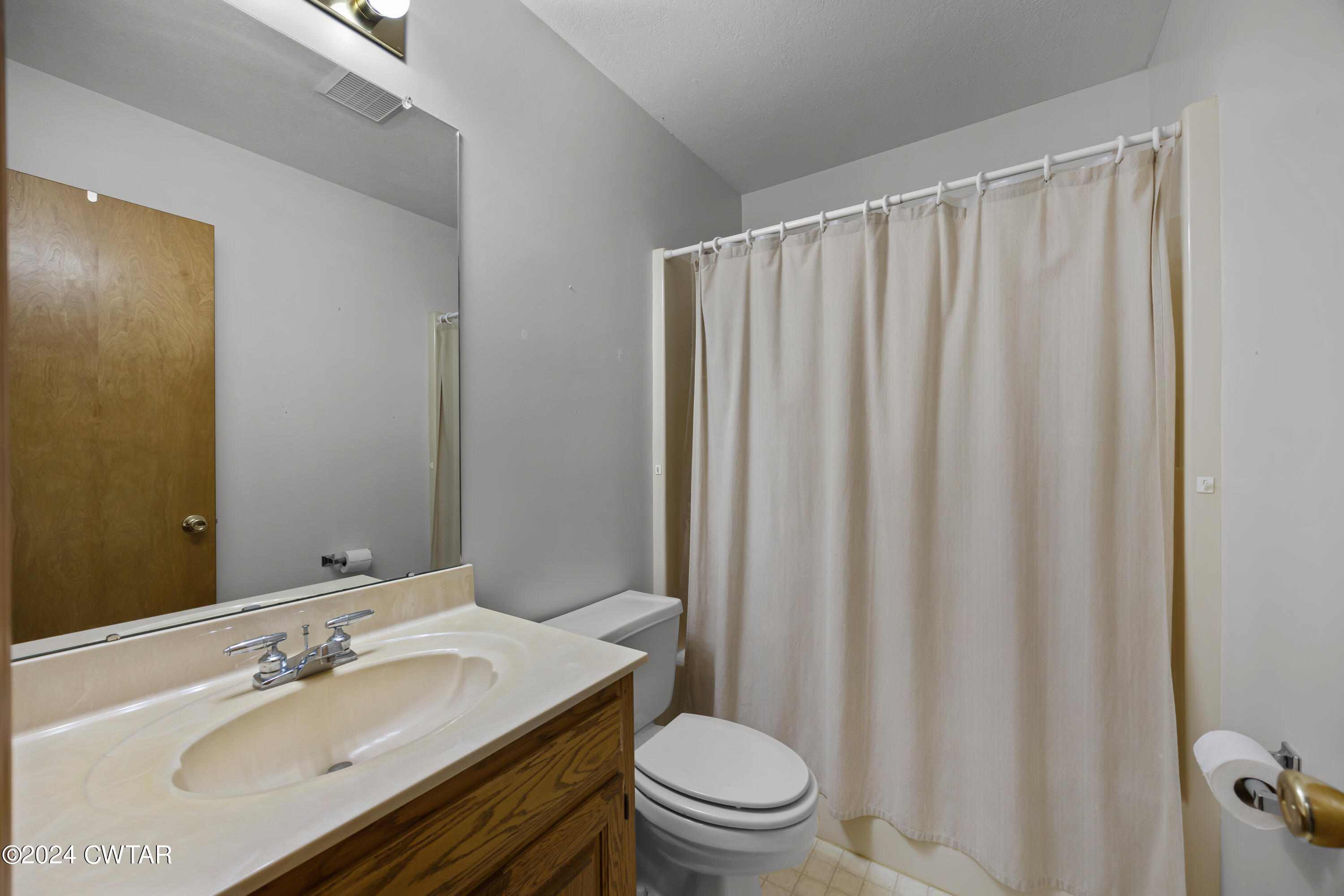 237 Daniel Road Jackson, TN 38305 - Photo 17 of 29 Bath
