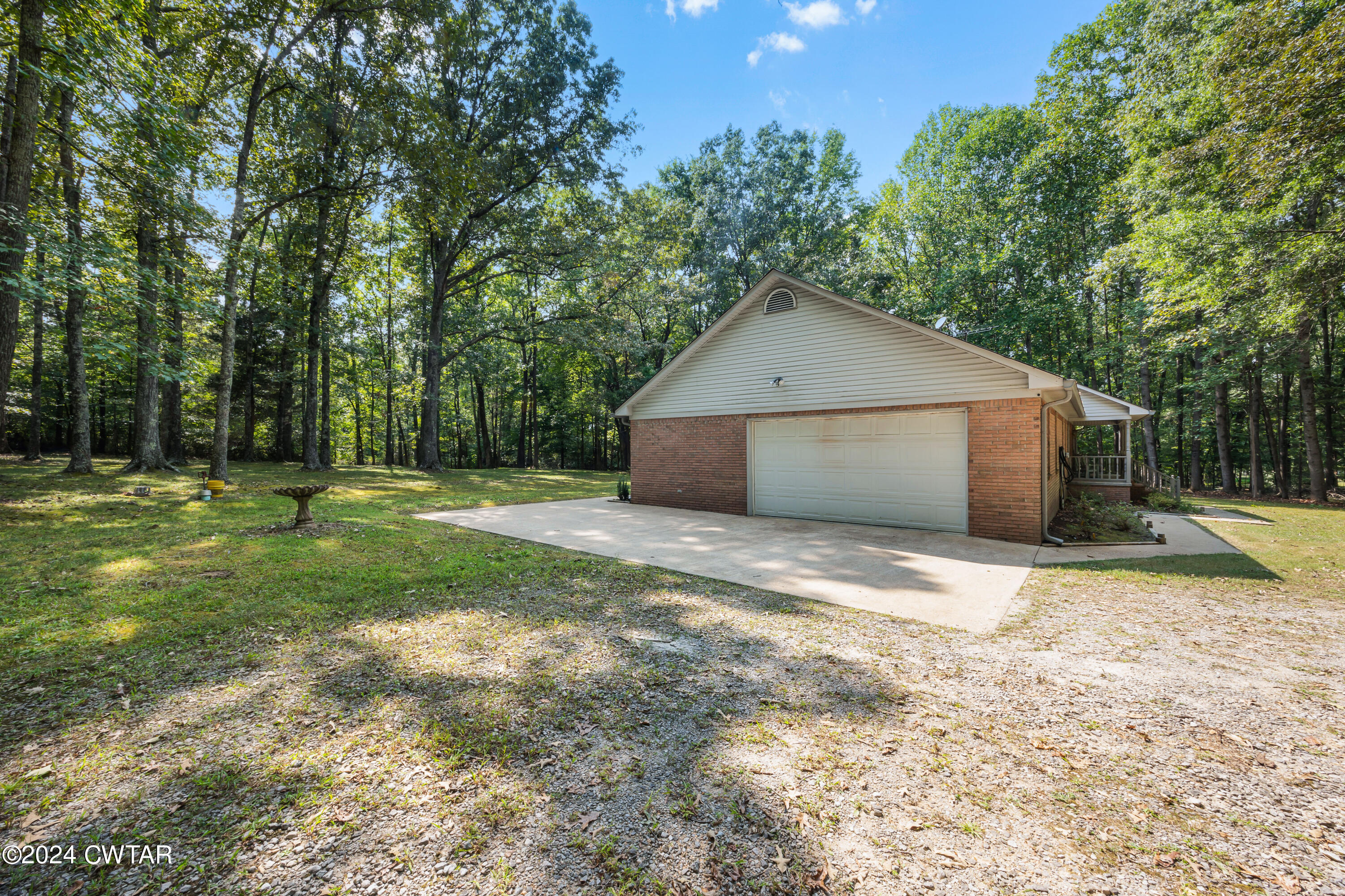 237 Daniel Road Jackson, TN 38305 - Photo 2 of 29 Side