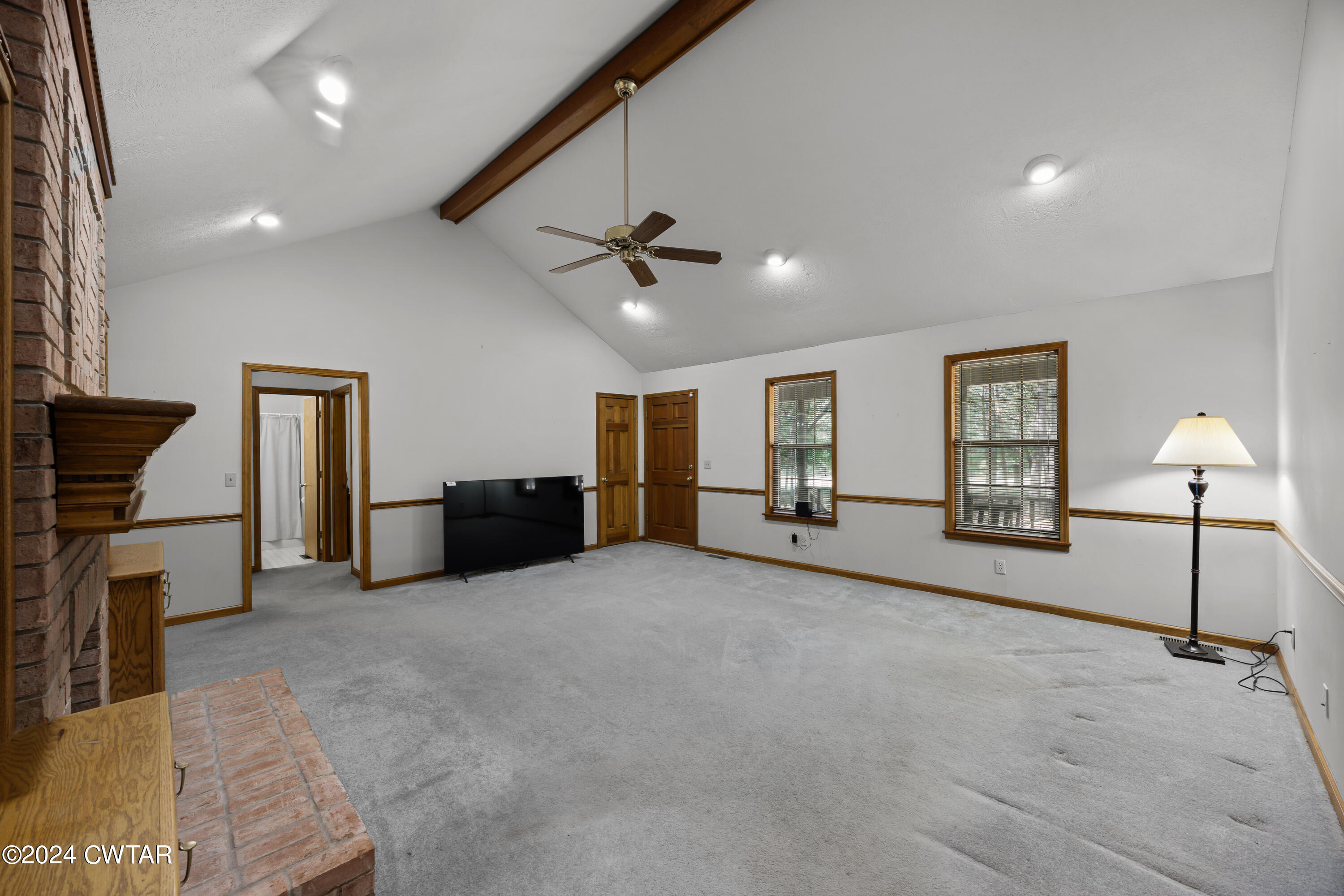 237 Daniel Road Jackson, TN 38305 - Photo 4 of 29 Living Room