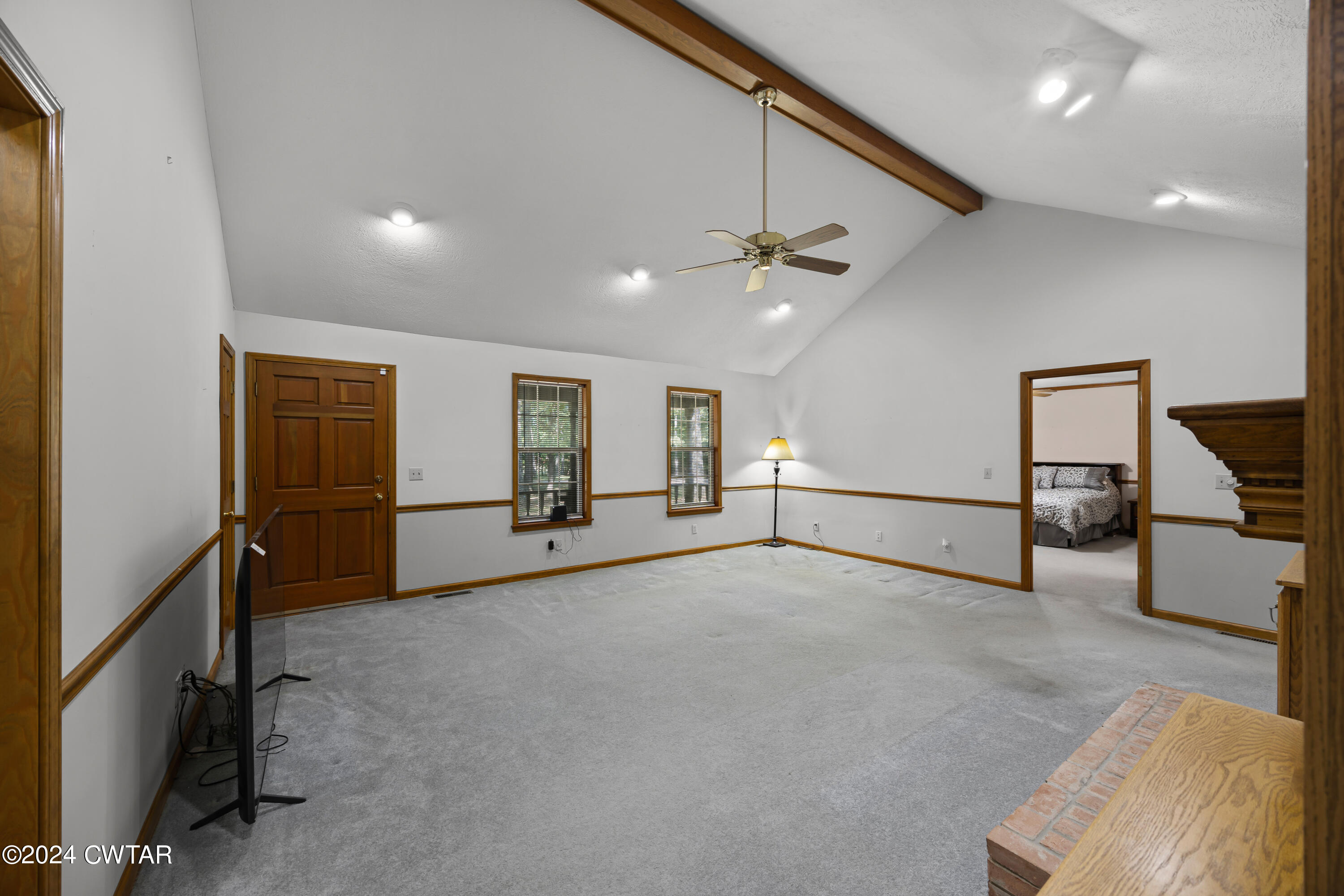 237 Daniel Road Jackson, TN 38305 - Photo 7 of 29 Living Room