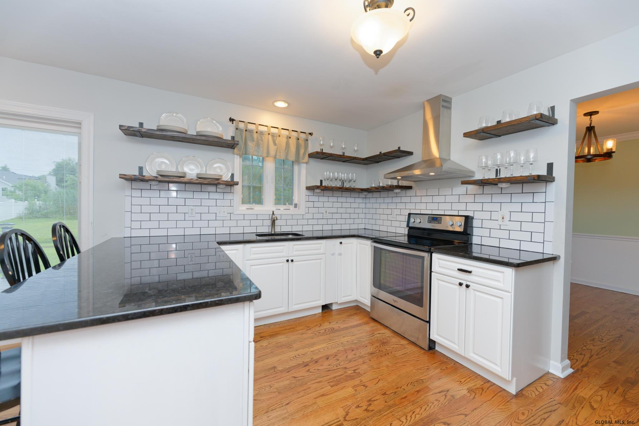 2176 River Road Niskayuna, NY 12309 - Photo 4 of 46 Photo 4