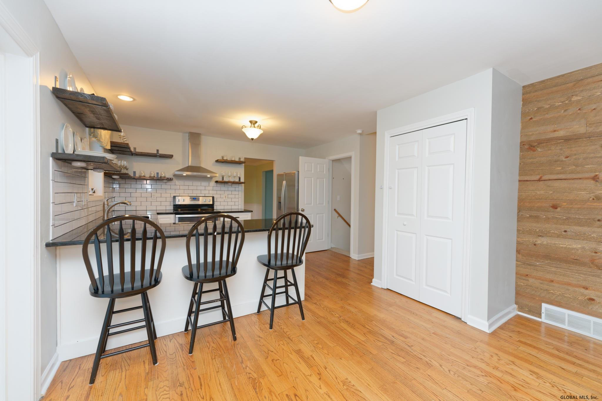 2176 River Road Niskayuna, NY 12309 - Photo 5 of 46 Photo 5