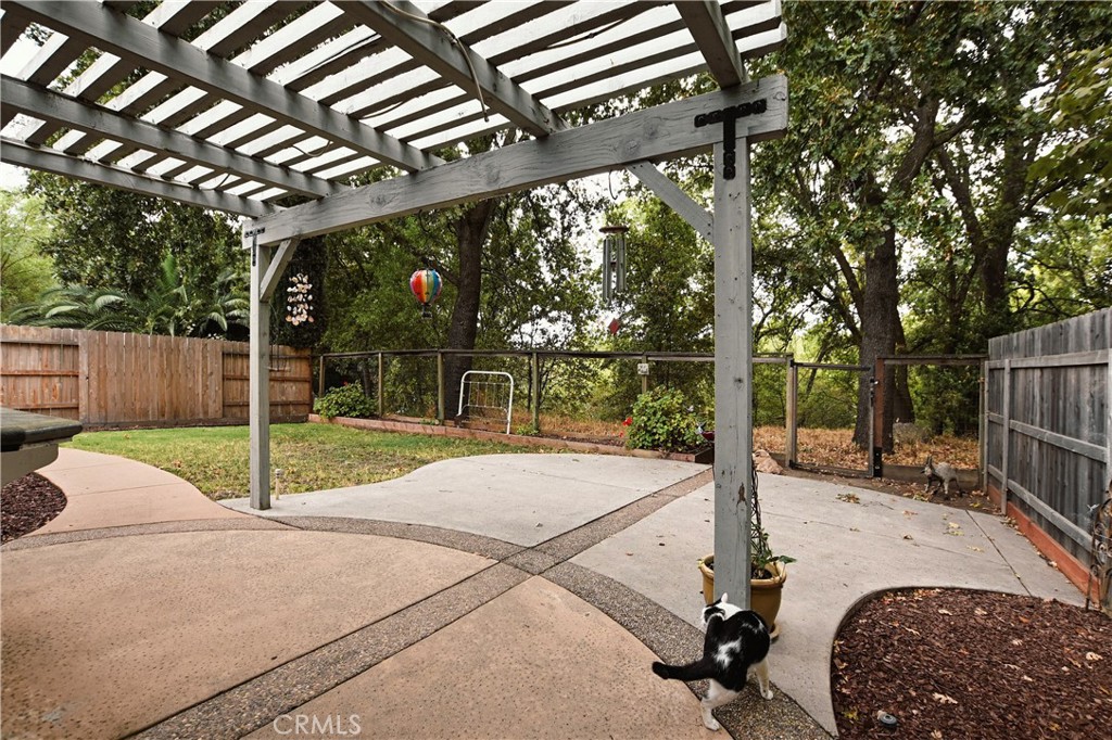 1422 Ridgebrook Way Chico, CA 95928 - Photo 18 of 25 a view of a backyard