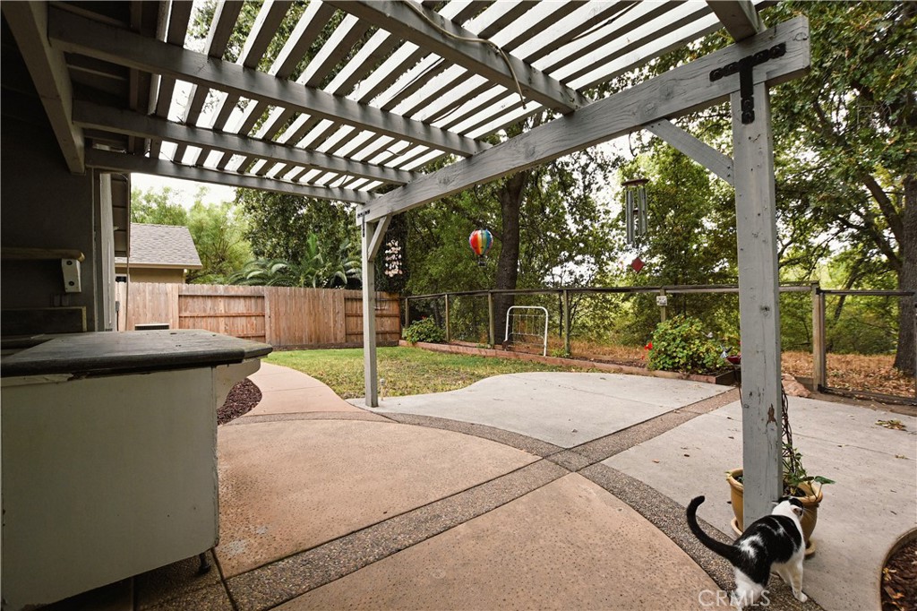 1422 Ridgebrook Way Chico, CA 95928 - Photo 19 of 25 a view of a backyard