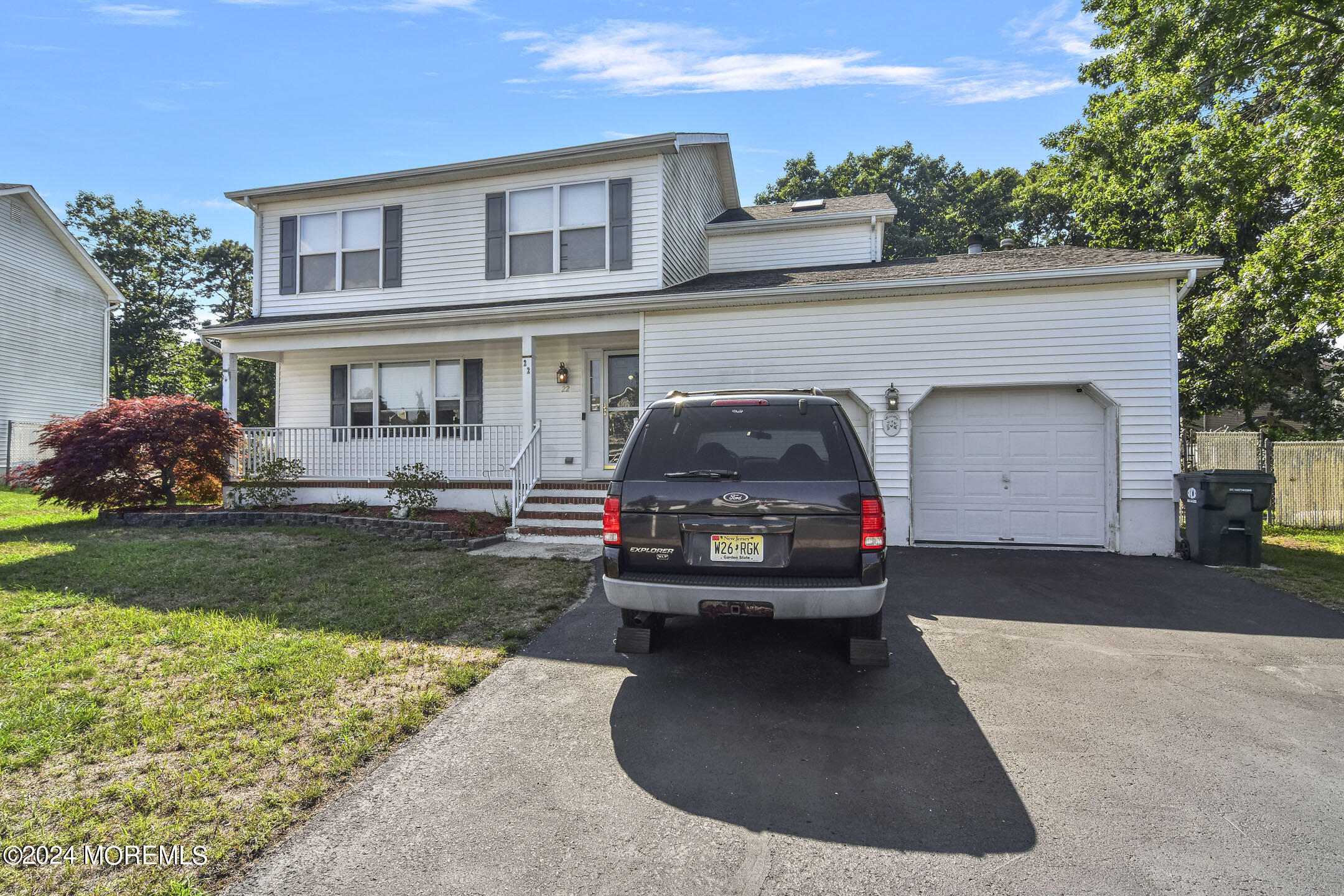 22 Jacob Drive Howell, NJ 07731 - Photo 2 of 31 7dde2993-4a7a-49f5-b12d-eed5c6461637-1_a