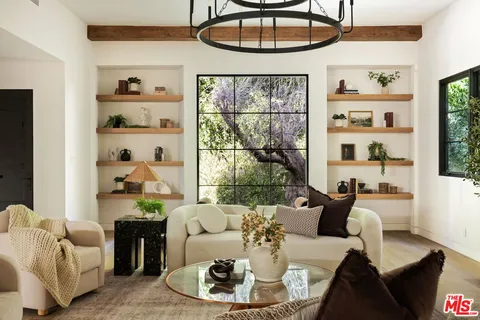 $4,695,000 | 735 North Orlando Avenue, Los Angeles, CA 90069