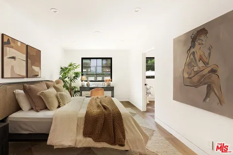 $4,695,000 | 735 North Orlando Avenue, Los Angeles, CA 90069