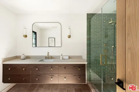 $4,695,000 | 735 North Orlando Avenue, Los Angeles, CA 90069