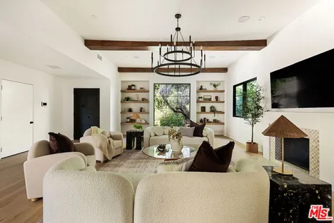 $4,695,000 | 735 North Orlando Avenue, Los Angeles, CA 90069