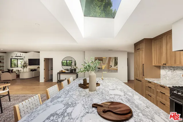 $4,875,000 | 735 North Orlando Avenue, Los Angeles, CA 90069