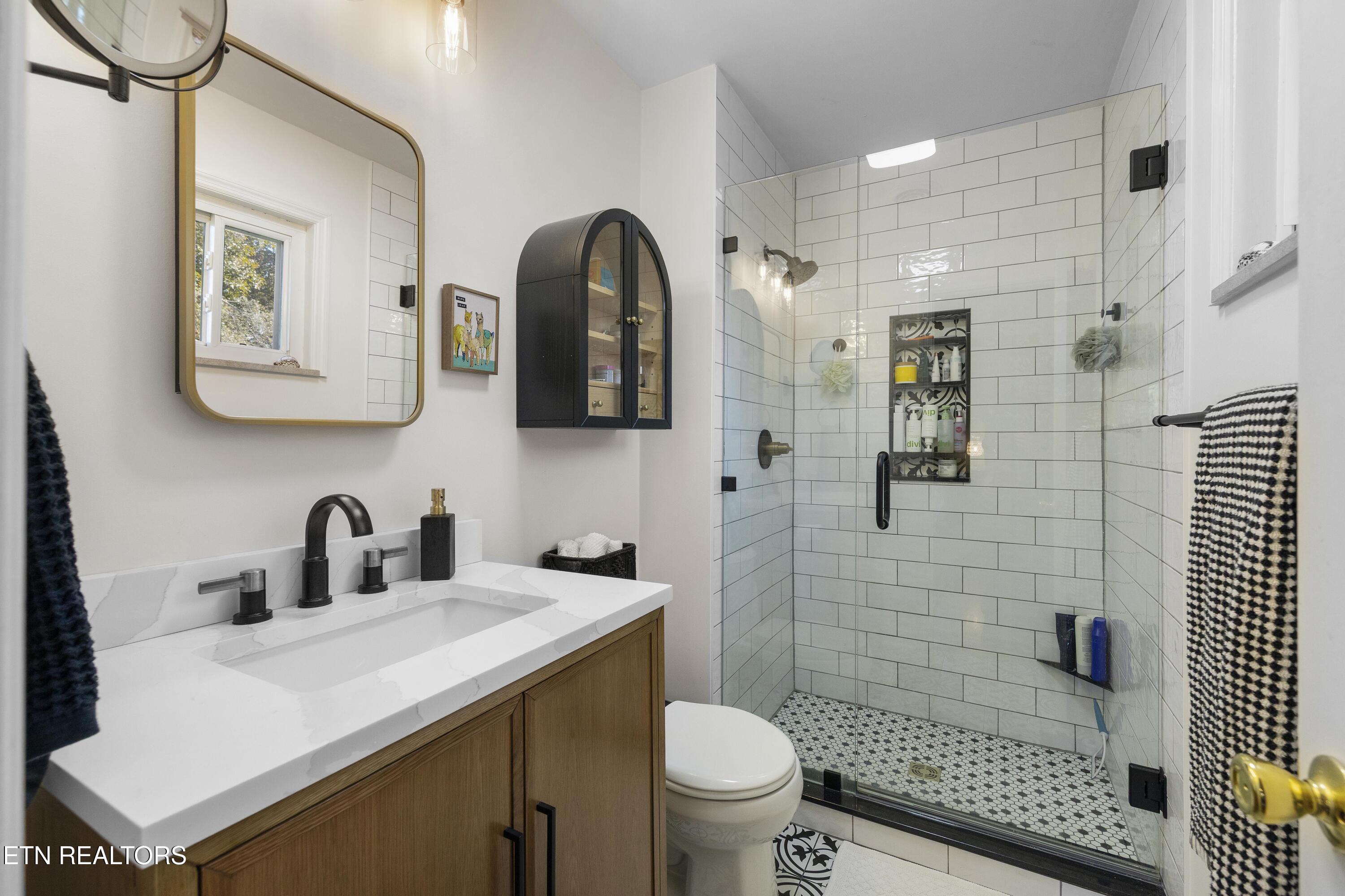 1601 Buckeye Road Knoxville, TN 37919 - Photo 18 of 31 030A8984