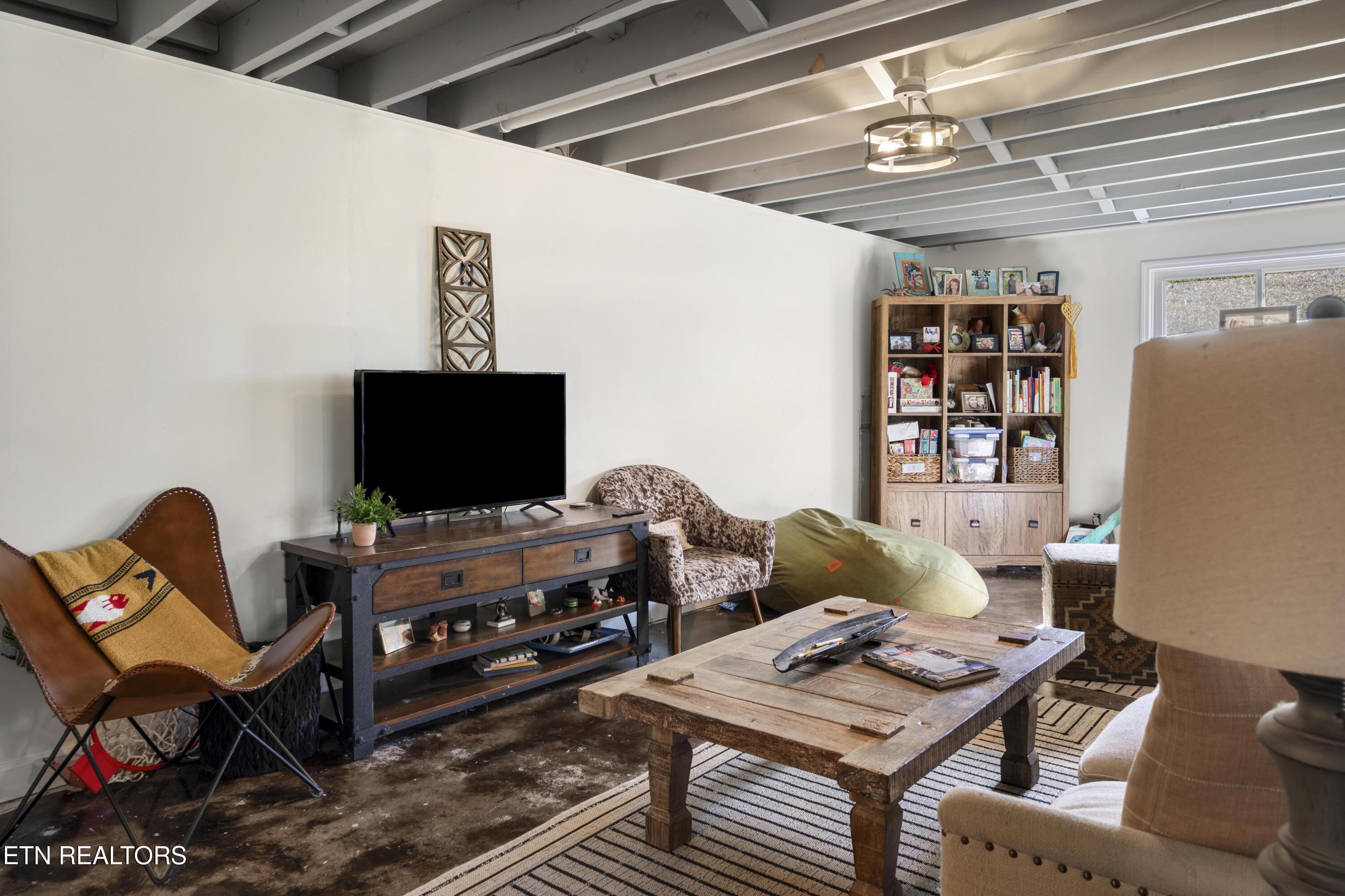 1601 Buckeye Road Knoxville, TN 37919 - Photo 23 of 31 030A9155