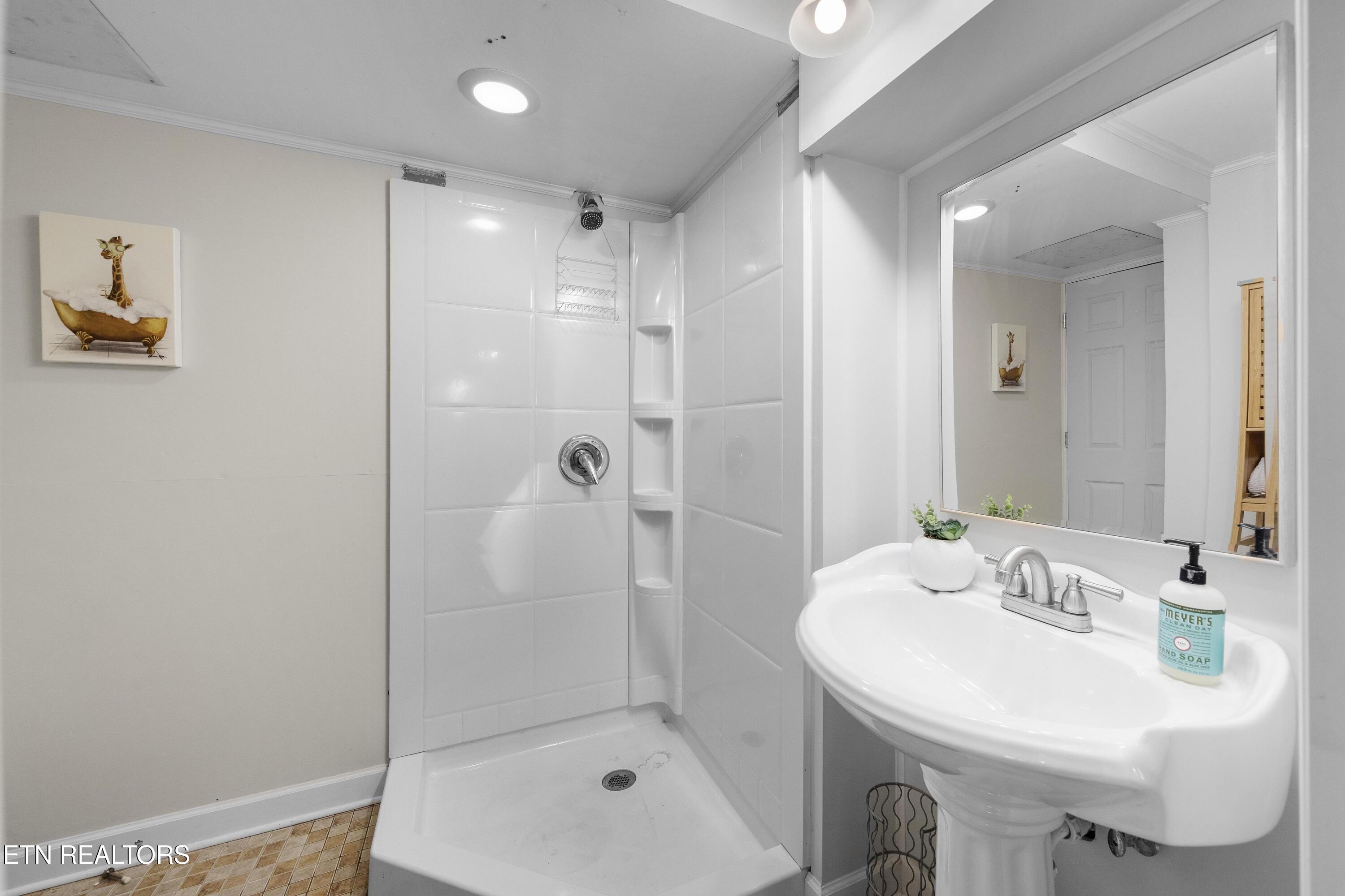 1601 Buckeye Road Knoxville, TN 37919 - Photo 28 of 31 030A9175