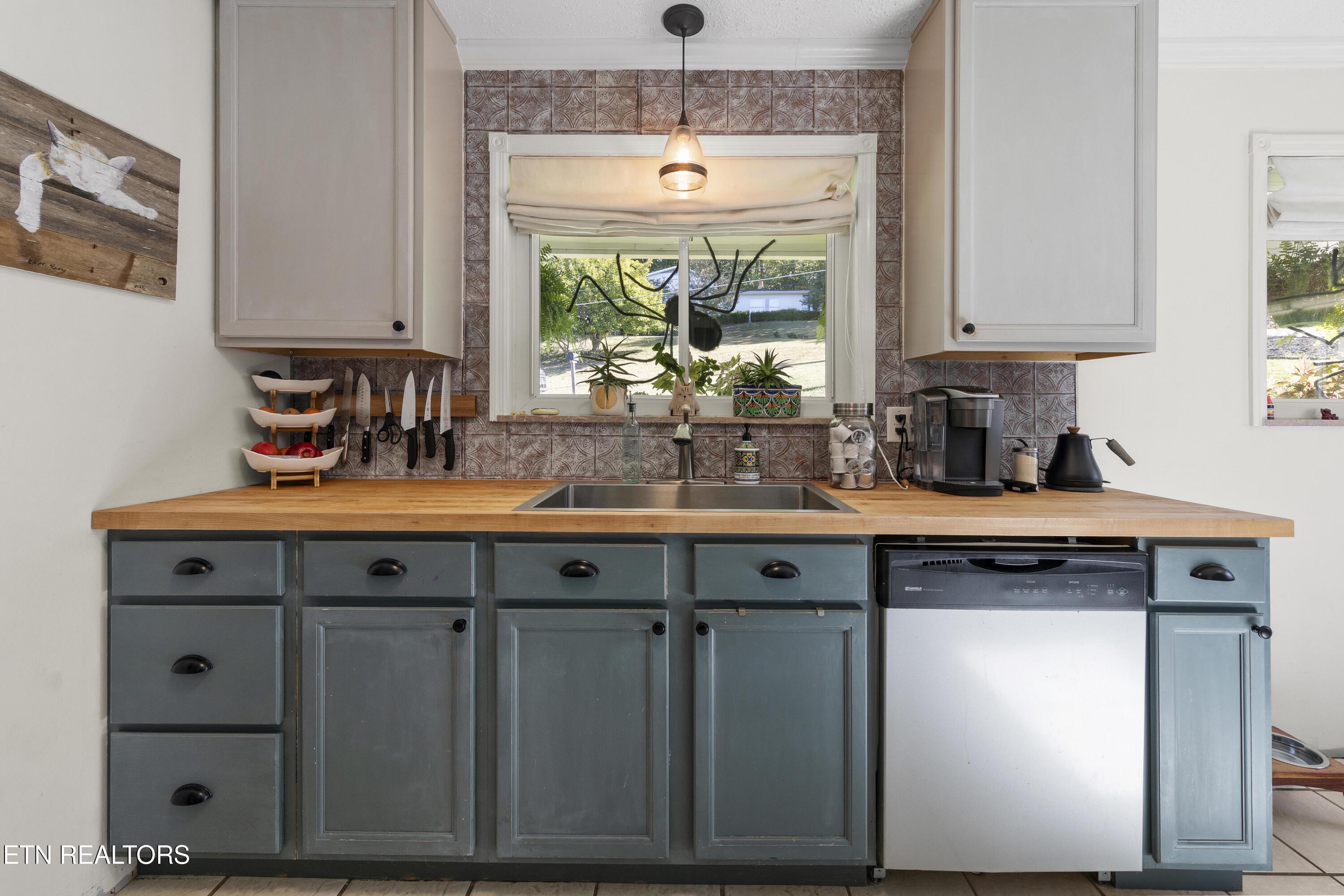 1601 Buckeye Road Knoxville, TN 37919 - Photo 8 of 31 030A9071