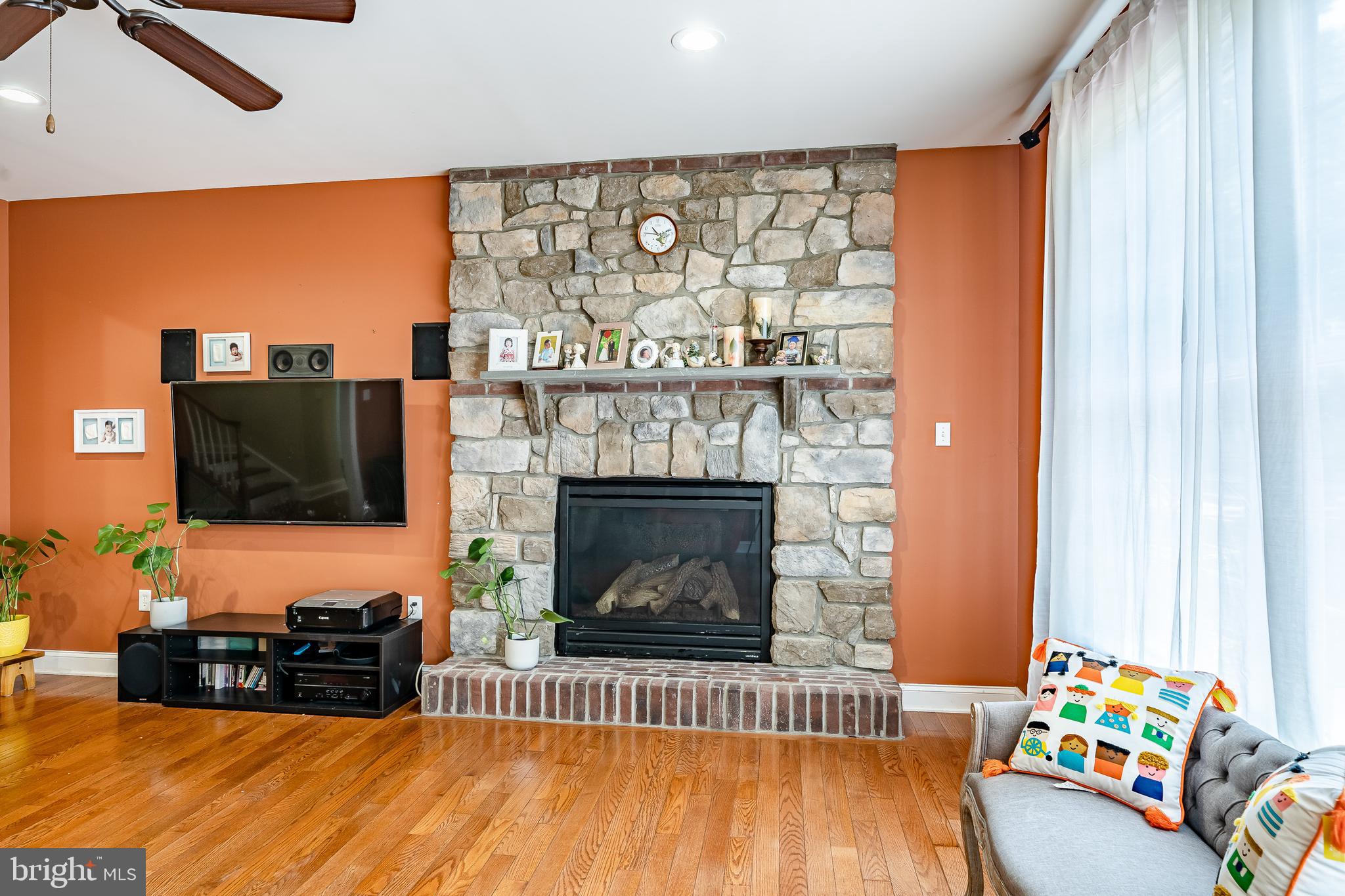 58 Summit Road Malvern, PA 19355 - Photo 13 of 60 gas fireplace