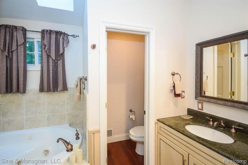 28362 Forestbrook Drive Farmington Hills, MI 48334 - Photo 27 of 38