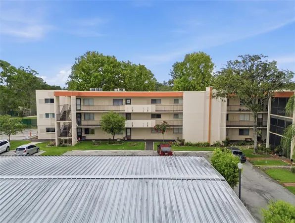 $139,000 | 1130 North Lake Parker Avenue, Unit E233, Lakeland, FL 33805