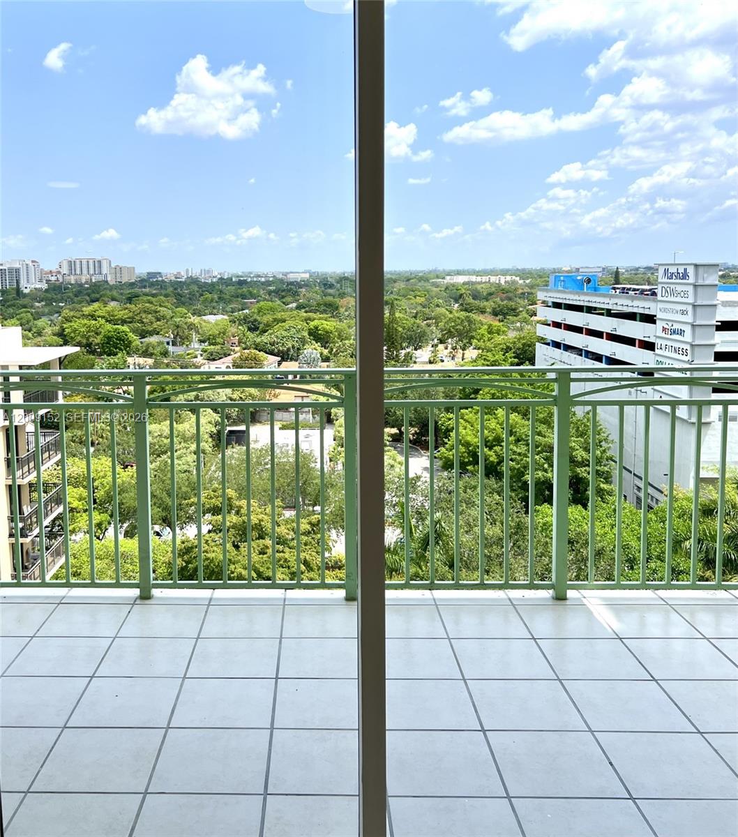 3500 Coral Way, Unit 1102 Miami, FL 33145 - Photo 5 of 8