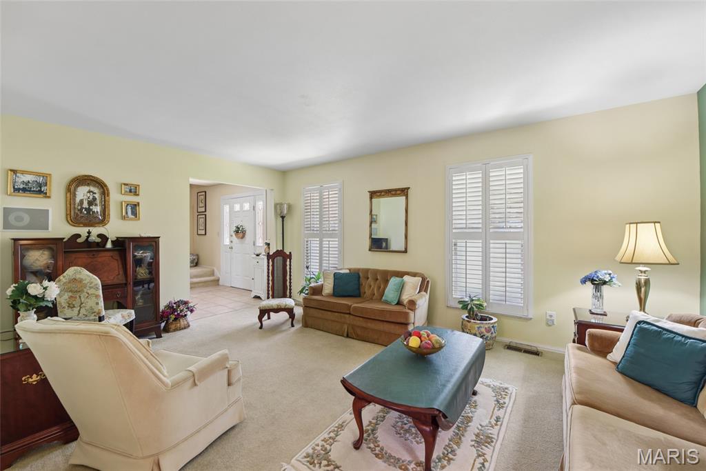 13116 Huntercreek Ridge Road St. Louis, MO 63131 - Photo 4 of 38