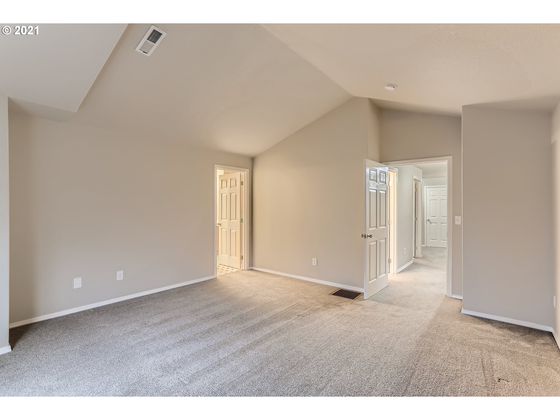 17670 Southwest September Lane Beaverton, OR 97003 - Photo 18 of 31 a view of an empty room