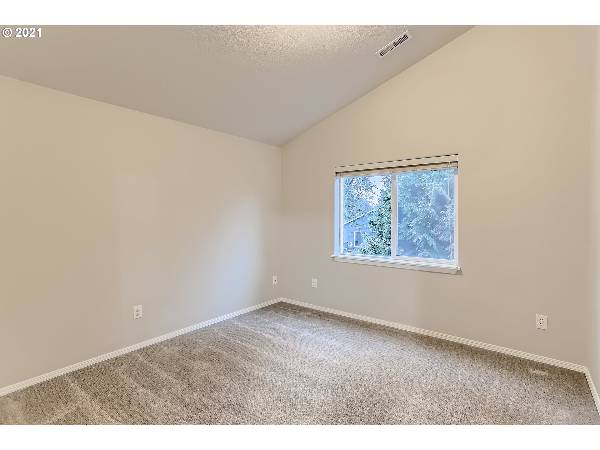 17670 Southwest September Lane Beaverton, OR 97003 - Photo 23 of 31 a view of an empty room