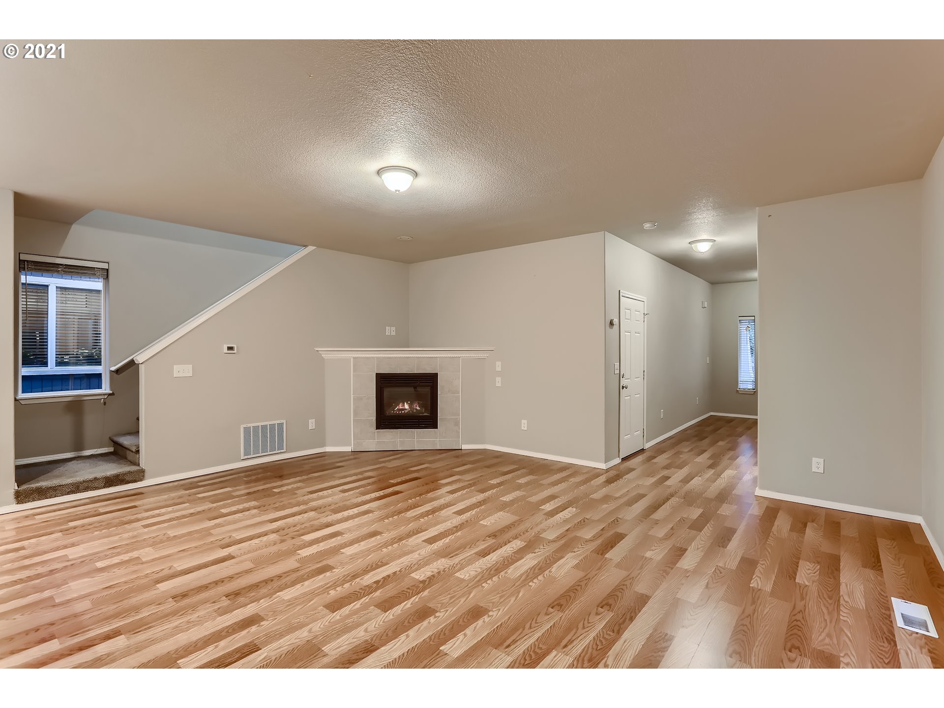 17670 Southwest September Lane Beaverton, OR 97003 - Photo 7 of 31 a view of an empty room