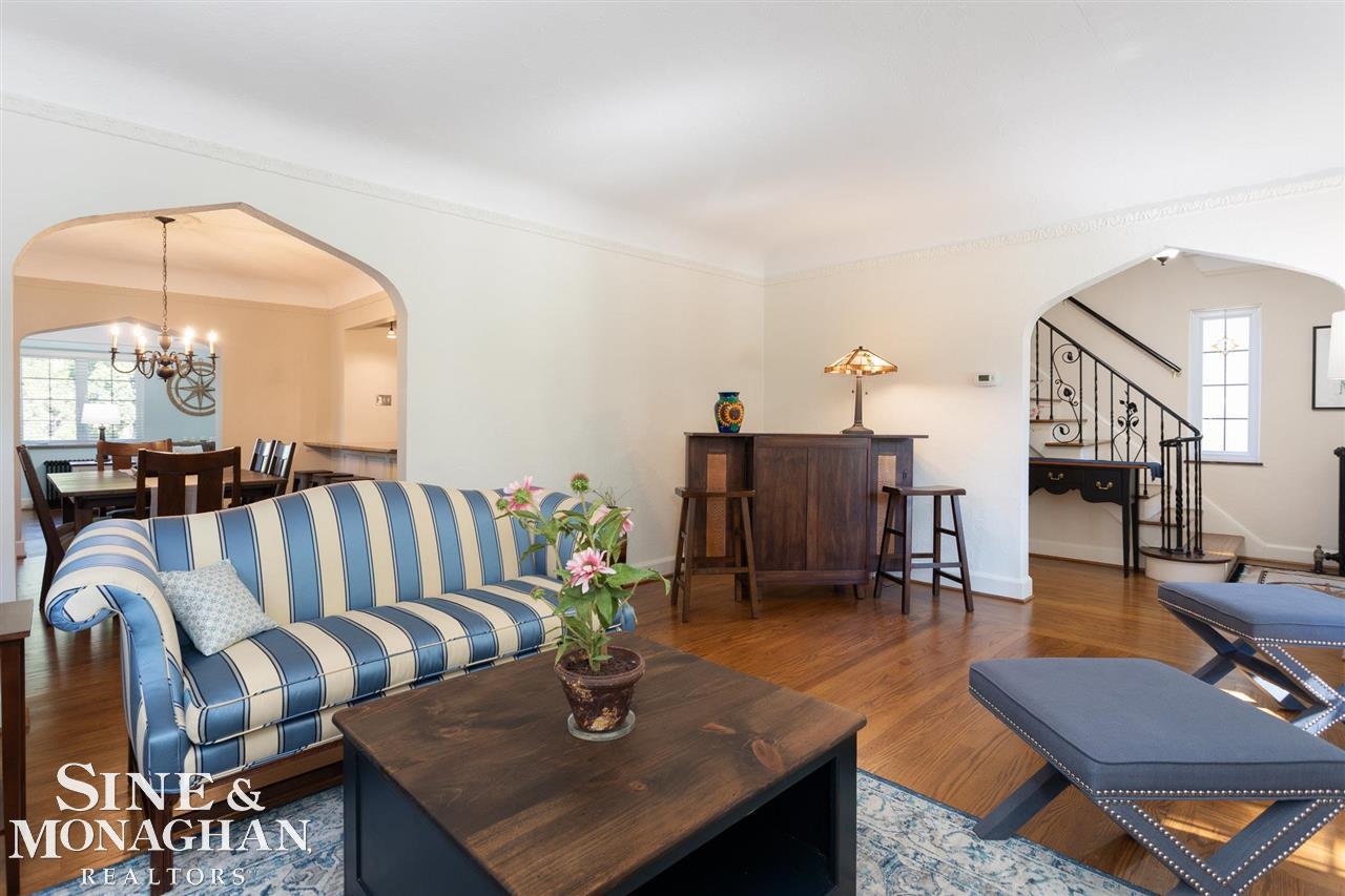 274 Moran Road Grosse Pointe Farms, MI 48236 - Photo 6 of 44