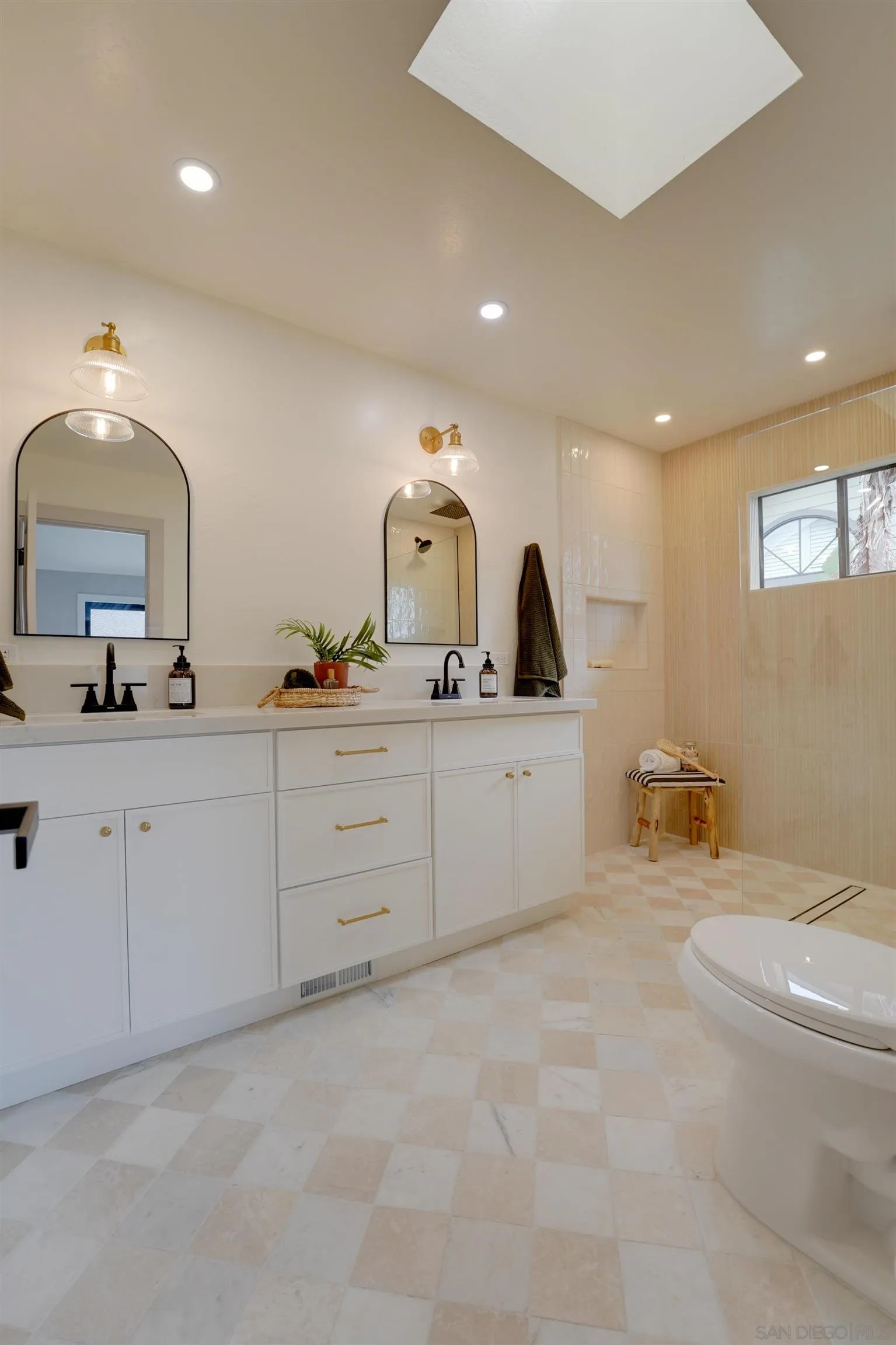 159 Grandview Street Encinitas, CA 92024 - Photo 39 of 46 Gallery Image 39
