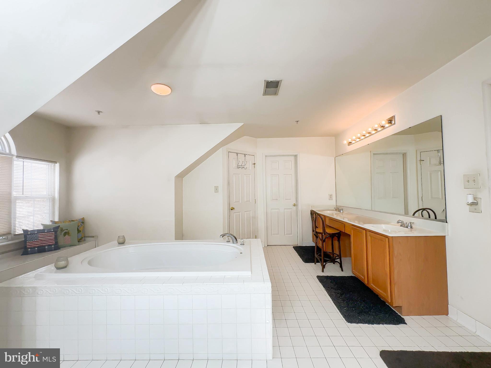 13108 Ridge Brook Court Fort Washington, MD 20744 - Photo 24 of 38 Primary Bathroom