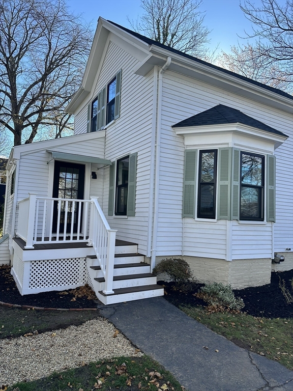 22 Laurel Street Beverly, MA 01915 - Photo 5 of 31