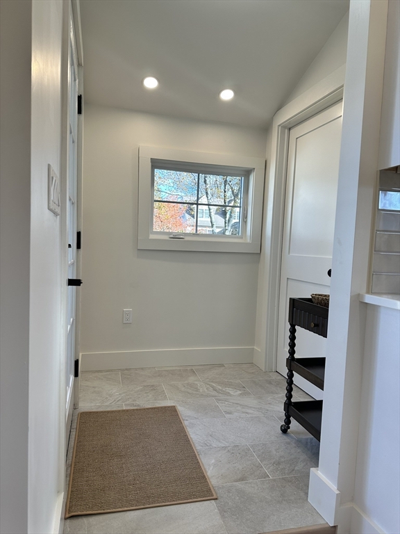 22 Laurel Street Beverly, MA 01915 - Photo 10 of 31